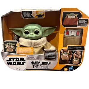 Star Wars The Mandalorian the Child doll with carrier